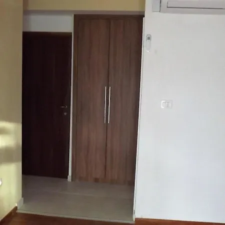Apartment 10